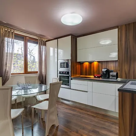 Daire Cosy Luxury Flat In The Centrum- 90sqm - 3 Rooms. Varna